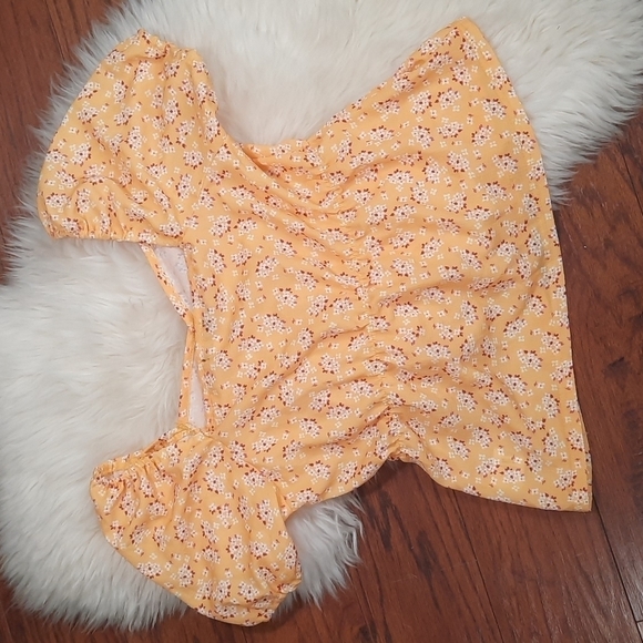 Ditzy Yellow Floral Puff Sleeve Boho Crop Blouse - Picture 4 of 4